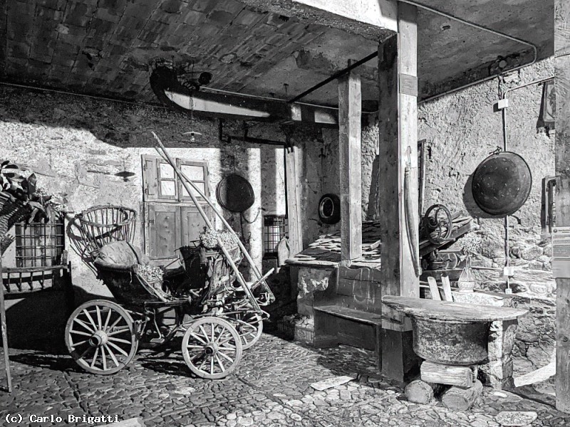 Immagine scorrevole: vecchia carrozza berbenno